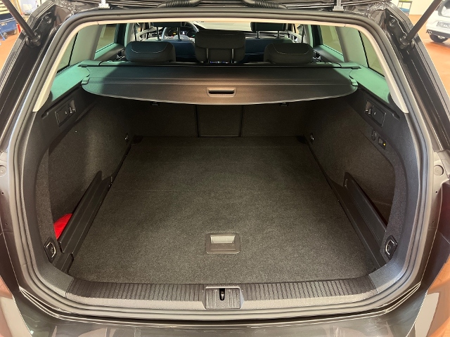 Passat Variant 1.5 TSI Business DSG LED Navi