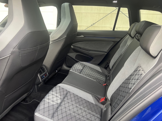 Golf VIII Variant 2.0 TDI R-Line DSG Pano