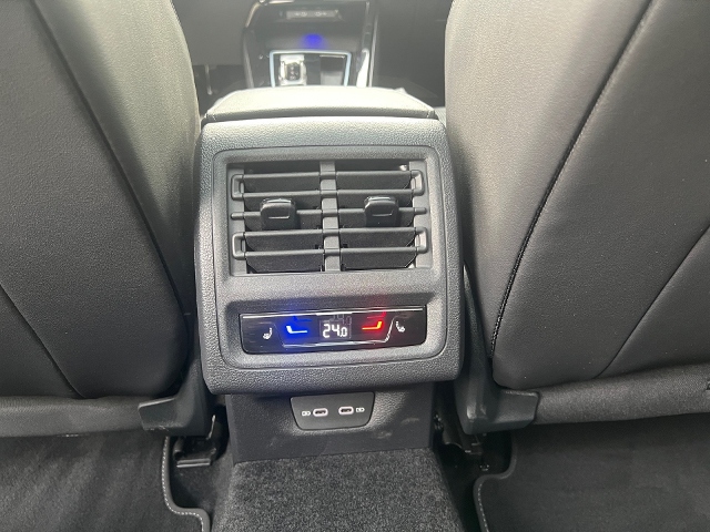 Golf VIII Variant 2.0 TDI R-Line DSG Pano