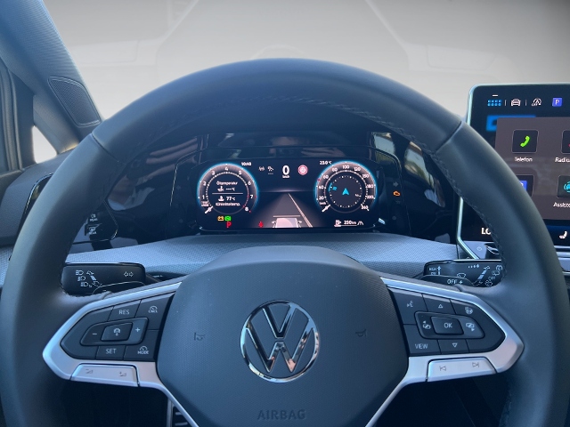 Golf VIII 1.5 e TSI EDITION 50 DSG LED Navi