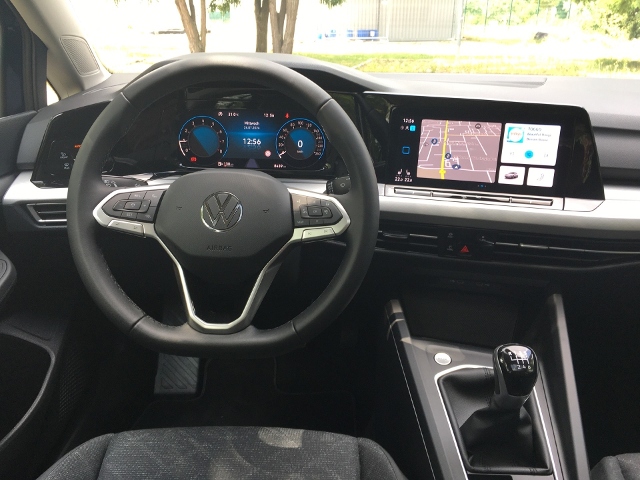 Golf VIII 1.5 TSI Life Pano Standhzg. LED Navi