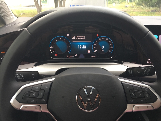 Golf VIII 1.5 TSI Life Pano Standhzg. LED Navi