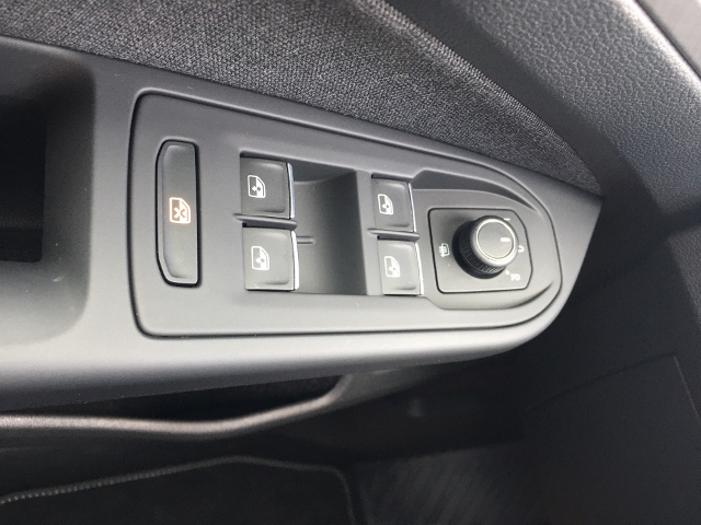 Golf VIII 1.5 TSI Life Pano Standhzg. LED Navi