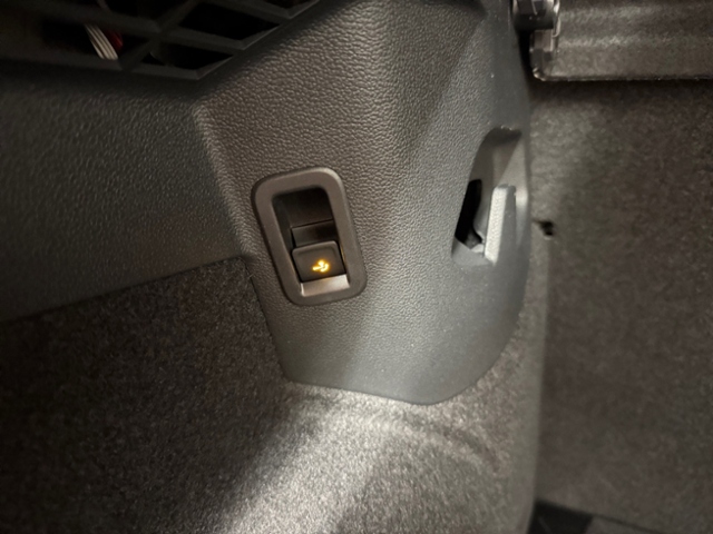 Golf VIII 2.0 TDI Move DSG LED AHK Kamera