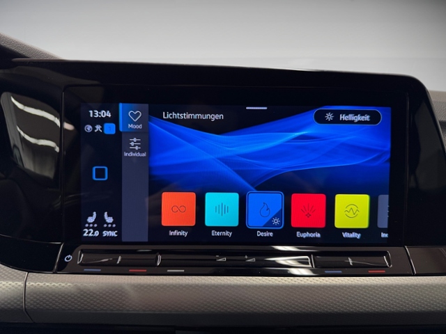 Golf VIII 2.0 TDI Move DSG LED AHK Kamera