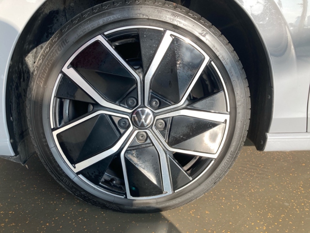 Golf VIII 1.5 eTSI Edition 50 DSG LED Navi
