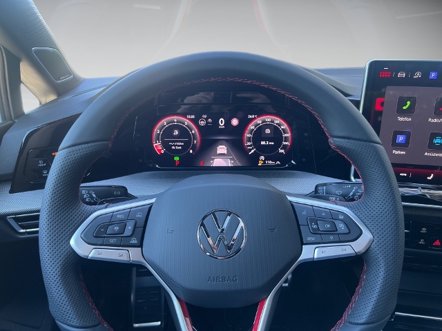 Golf VIII 2.0 TSI GTI DSG LED Kamera DCC