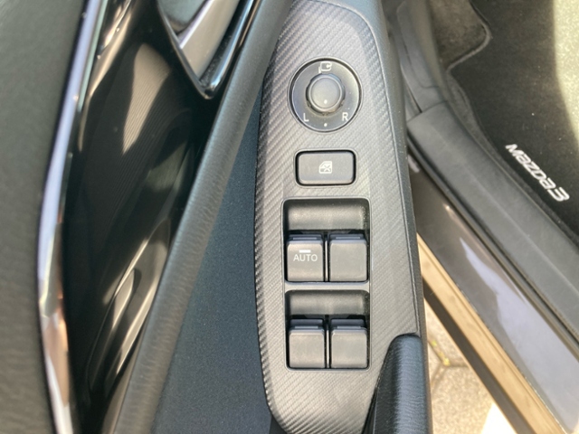 3 2.0 SKYACTIV-G 120 Center-Line Xenon