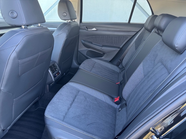 Golf VIII 1.5 eTSI Style DSG Matrix-LED