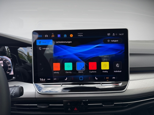 Golf VIII 1.5 TSI Life AHK LED SHZ Navi