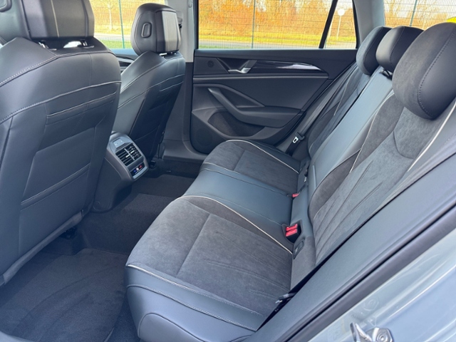 Passat Variant 2.0 TDI Business DSG LED Navi