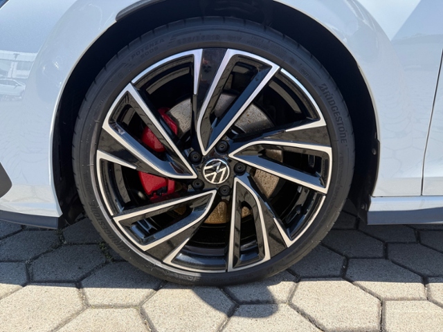 Golf VIII 2.0 TSI GTI DSG LED ACC