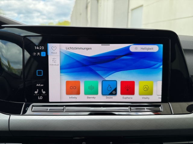 Golf VIII Variant 2.0 TDI DSG LED Navi beh. Lenk