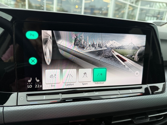 Golf VIII Life Active 1.5 TSI LED AHK Navi