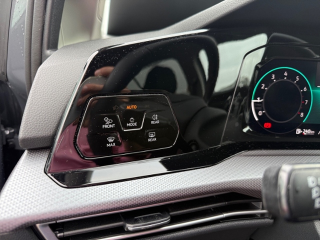 Golf VIII Life Active 1.5 TSI LED AHK Navi