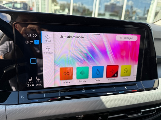 Golf VIII 2.0 TDI Life Standhz. Kamera LED