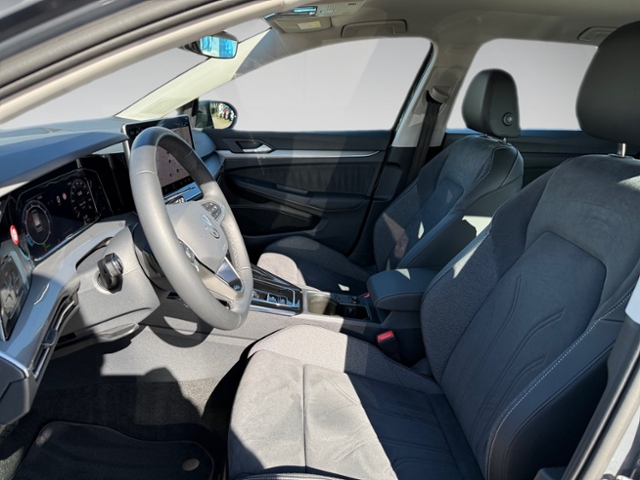 Golf VIII Variant 1.5 eTSI Style DSG LED NAVI