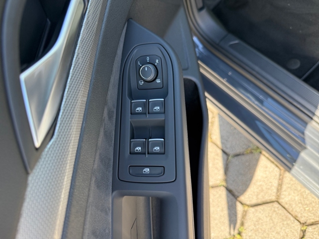 Golf VIII Variant 1.5 eTSI Style DSG LED NAVI
