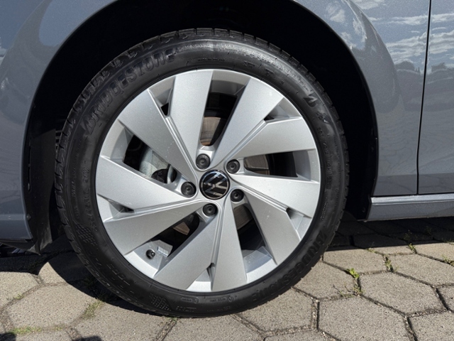 Golf VIII Variant 1.5 eTSI Style DSG LED NAVI