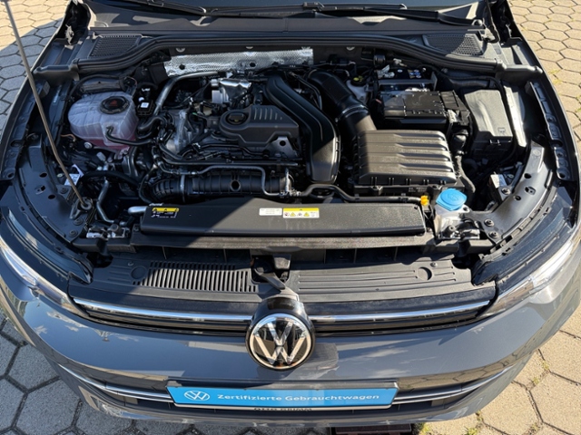 Golf VIII Variant 1.5 eTSI Style DSG LED NAVI
