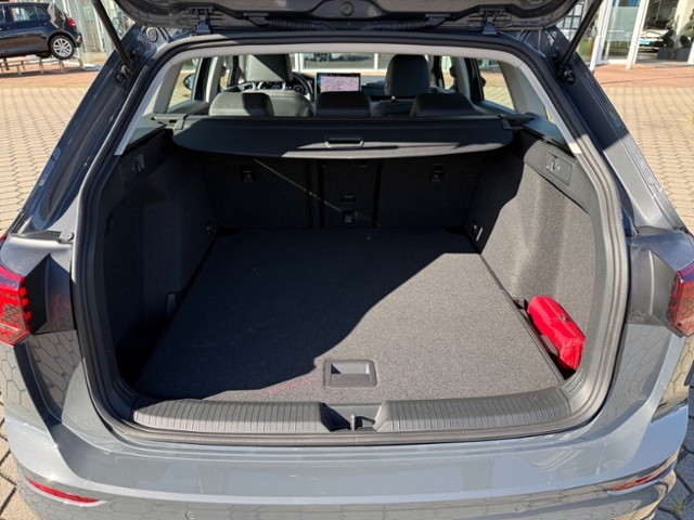 Golf VIII Variant 1.5 eTSI Style DSG LED NAVI
