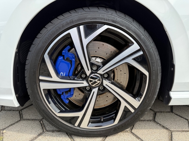 Golf VIII Variant 2.0 TSI R 4M DSG LED Allrad