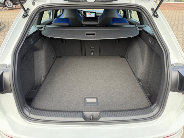Golf VIII Variant 2.0 TSI R 4M DSG LED Allrad