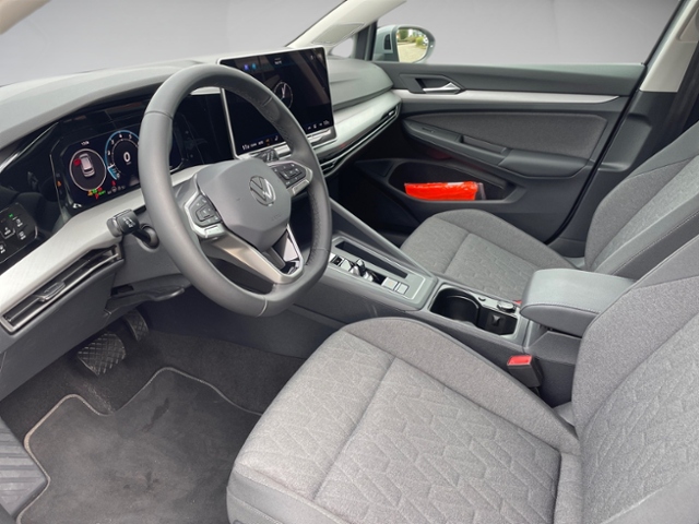 Golf VIII 1.5 eTSI DSG Life LED AHK SHZ Navi