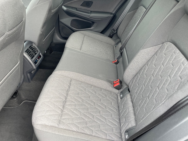 Golf VIII 1.5 eTSI DSG Life LED AHK SHZ Navi