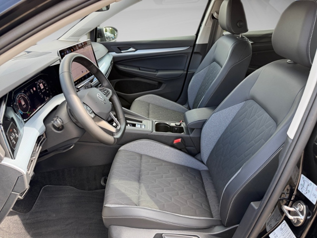 Golf VIII Variant 1.5 eTSI DSG Goal LED AHK Navi