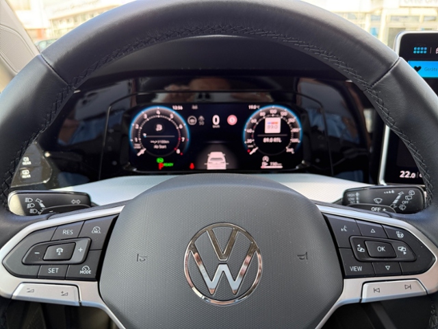 Golf VIII Variant 1.5 eTSI DSG Goal LED AHK Navi