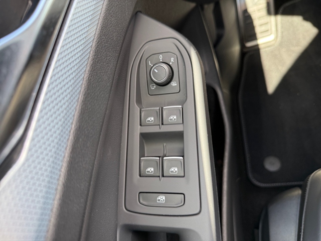 Golf VIII Variant 1.5 eTSI DSG Goal LED AHK Navi