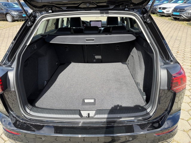 Golf VIII Variant 1.5 eTSI DSG Goal LED AHK Navi