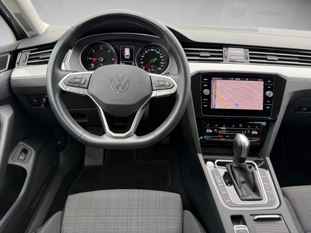 Passat Variant 2.0 TDI DSG Navi AHK SHZ LED