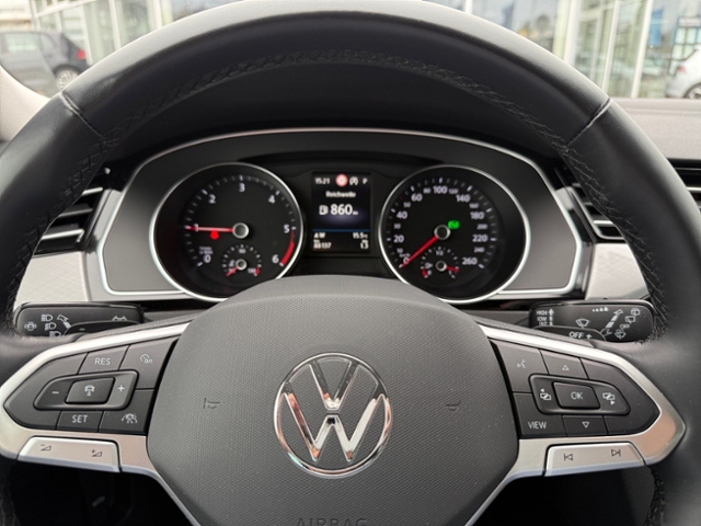 Passat Variant 2.0 TDI DSG Navi AHK SHZ LED