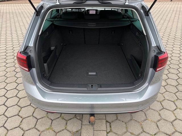 Passat Variant 2.0 TDI DSG Navi AHK SHZ LED