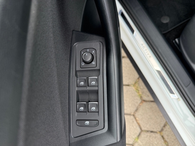 T-Roc 1.0 TSI Active Navi LED Kamera