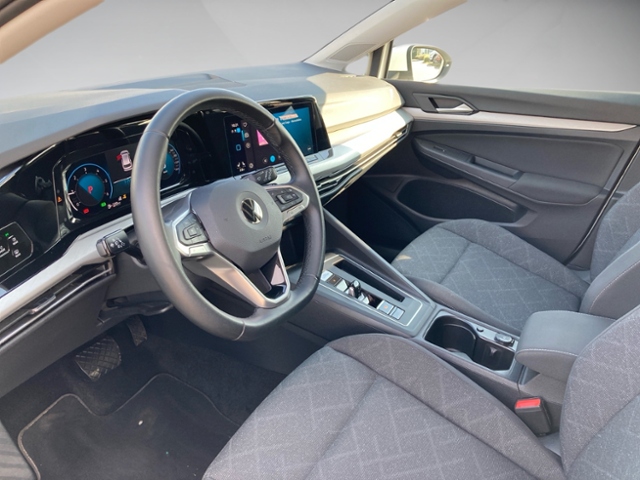 Golf VIII Variant 2.0 TDI Life LED SHZ Kamera