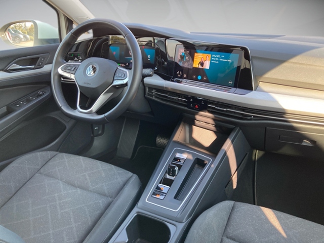 Golf VIII Variant 2.0 TDI Life LED SHZ Kamera