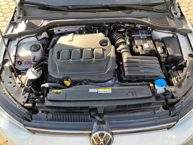 Golf VIII Variant 2.0 TDI Life LED SHZ Kamera