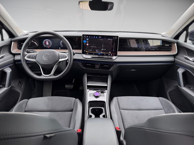 Tayron 1.5 eTSI Elegance LED AHK Navi