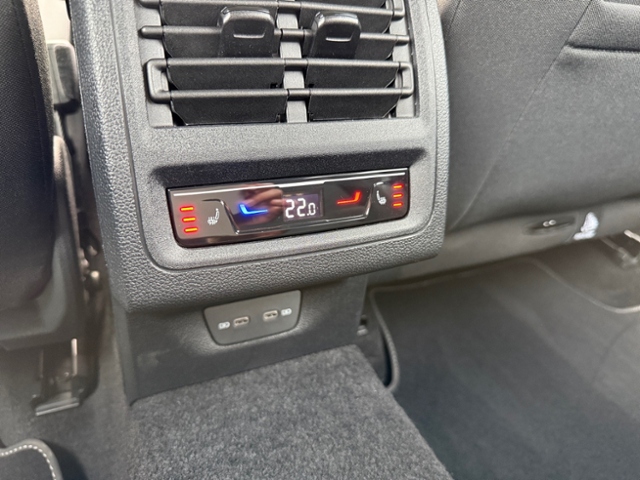 Golf VIII Variant 1.5 TSI Life LED SH SHZ Navi