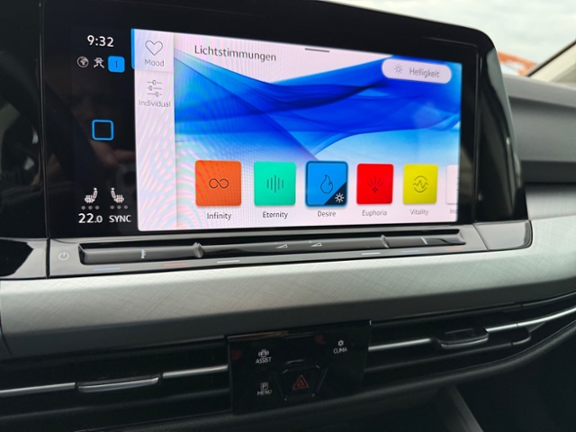 Golf VIII Variant 1.5 TSI Life LED SH SHZ Navi