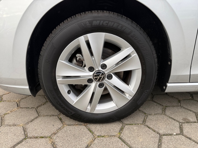 Golf VIII Variant 1.5 TSI Life LED SH SHZ Navi