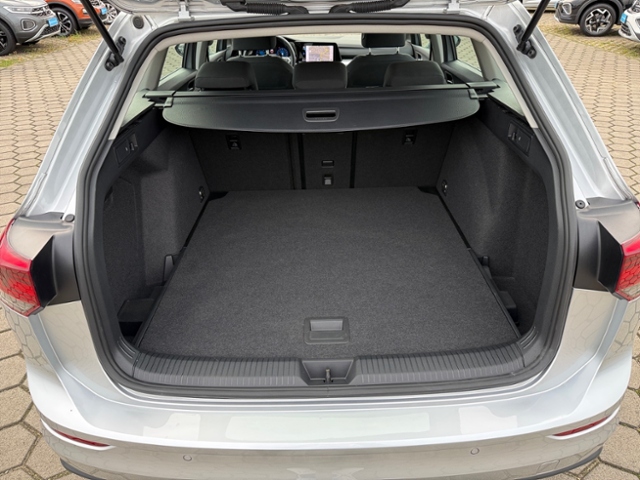 Golf VIII Variant 1.5 TSI Life LED SH SHZ Navi