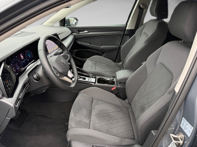 Golf VIII 2.0 TSI Style DSG LED SHZ Kamera