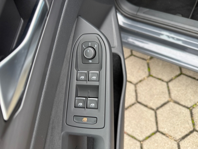 Golf VIII 2.0 TSI Style DSG LED SHZ Kamera