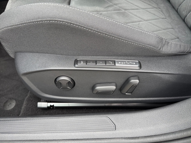 Golf VIII 2.0 TSI Style DSG LED SHZ Kamera