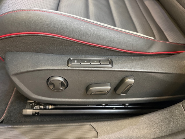 Golf VIII 2.0 TSI GTI Clubsport LED Navi Leder