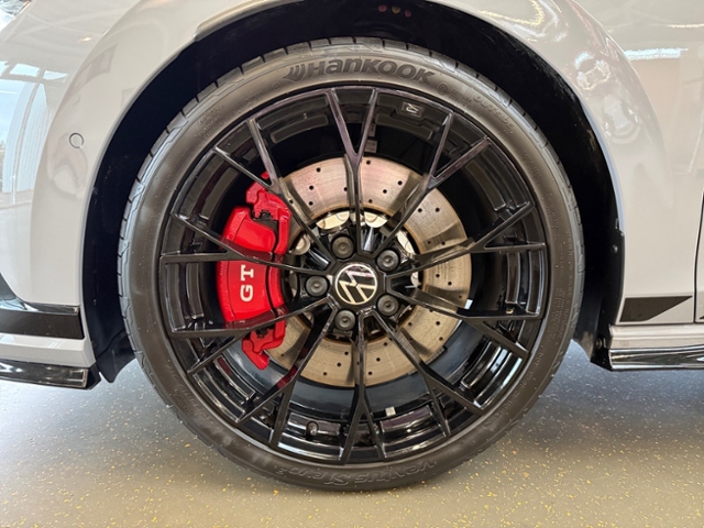 Golf VIII 2.0 TSI GTI Clubsport LED Navi Leder